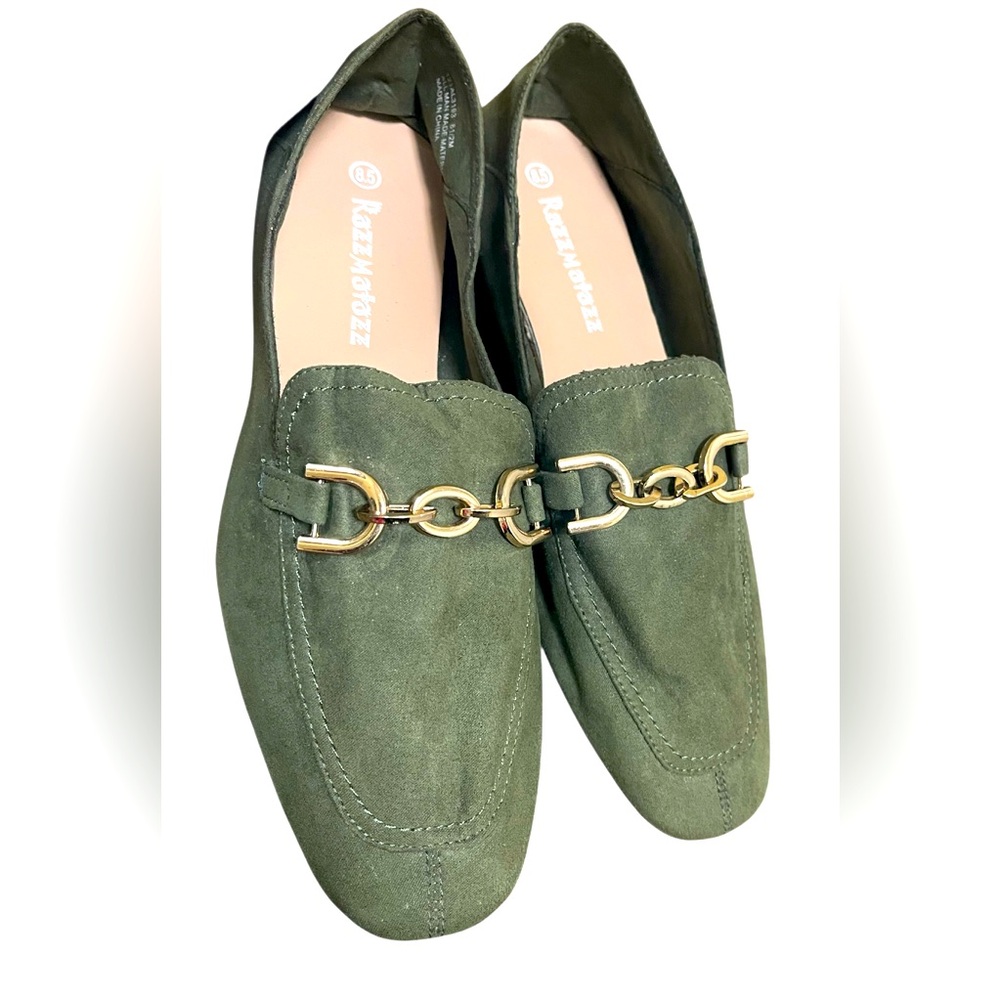 RAZZMATAZZ SUEDE LOAFERS SLIP-ON WOMENS CASUAL AND DRESS STYLE GREEN SIZE 81/2